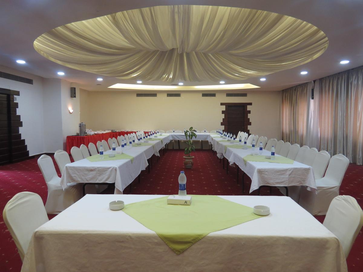 Africana Hotel & Spa Qaryat Shakush Bagian luar foto