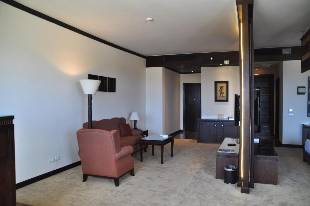 Africana Hotel & Spa Qaryat Shakush Bagian luar foto